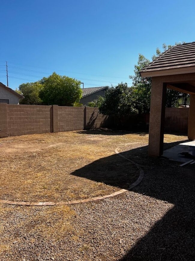 Building Photo - REMODELED - LIKE NEW - IN CHAPARRAL ESTATE...