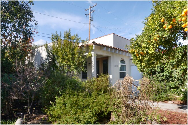 Building Photo - Charming 1 bedroom ADU in Santa Ana!