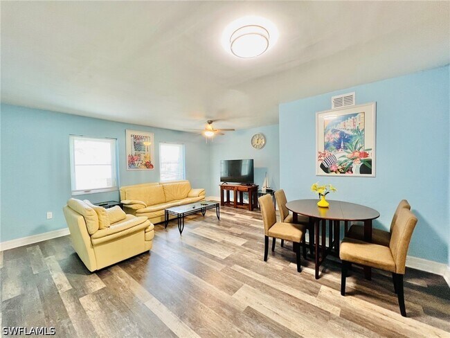 Building Photo - 465 Bald Eagle Dr