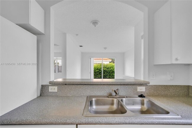 Building Photo - 963 NE 42nd Terrace