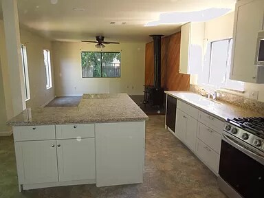 Kitchen/family room - 1125 Park Blvd