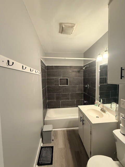 Building Photo - 2524 35th Ave N