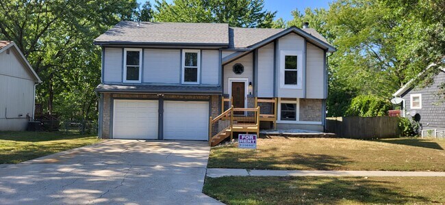 Primary Photo - 724 Colleen Dr