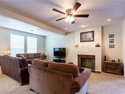 Building Photo - 1817 Thomas Pl