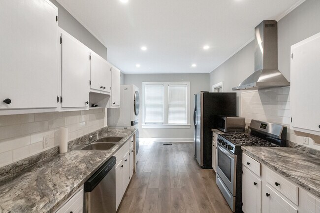 Building Photo - 4097 Redwing Ave