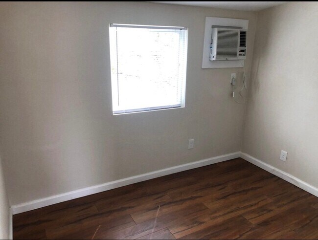 Building Photo - 5404 Rockwell Dr