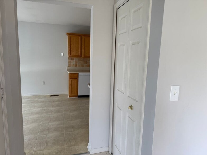 Building Photo - 41506 Greenspire Dr