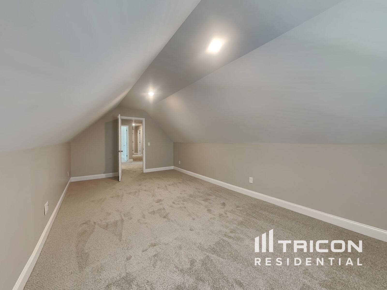 Building Photo - 1013 Wickshire Dr