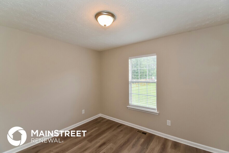 Building Photo - 75 Beechwood Ln