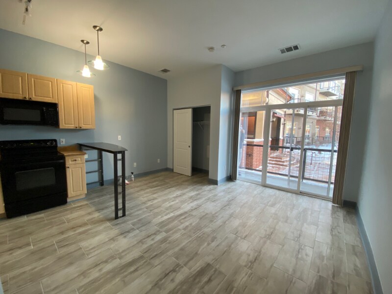 Building Photo - 5677 E Park Pl Ave