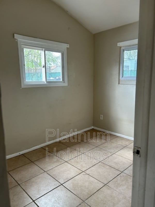 Building Photo - 1057 Neville Ave
