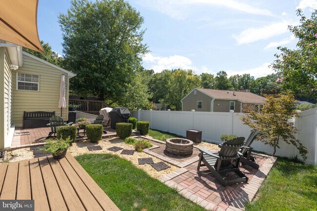 Building Photo - 8805 Rosanne Ct