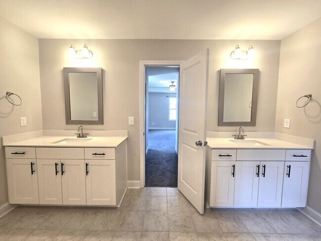 Building Photo - Raeford Rental