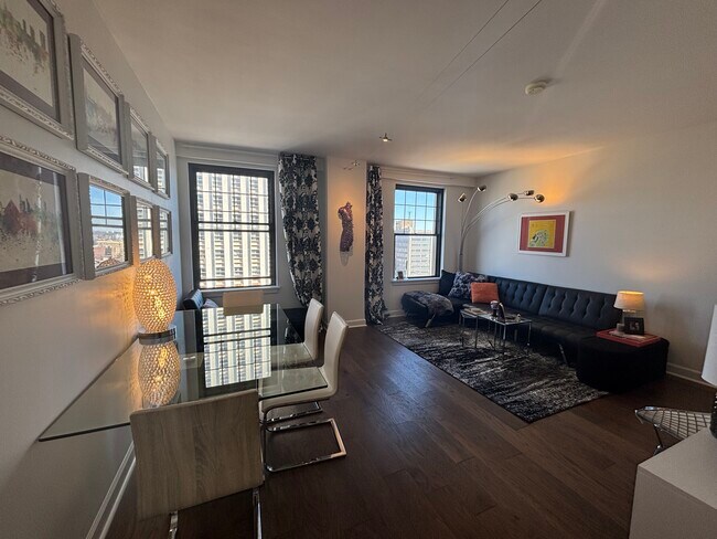 Full dining area open plan - 109 N Main St