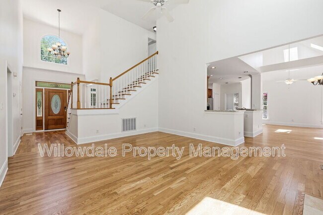 Building Photo - 223 Kinvara Ct