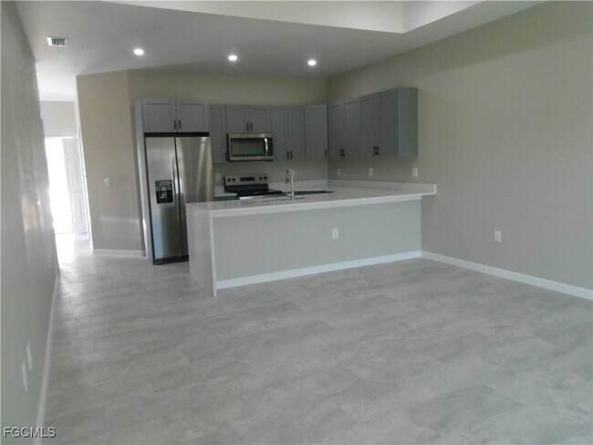 Building Photo - 937 Graystone Ave