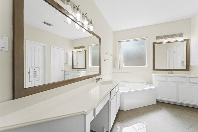 Building Photo - 21231 Rush Hollow Ct