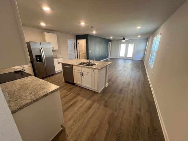 Building Photo - Beautiful 3 Bedroom, 2 Bath Pace Home available !!