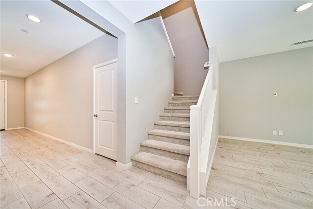 Building Photo - 2622 E Embry Ln