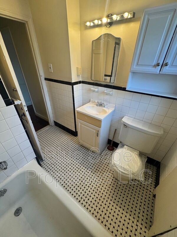 Building Photo - 56 W Albemarle Ave