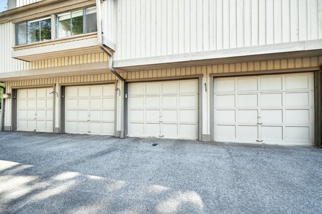 Building Photo - 401 Heritage Vlg