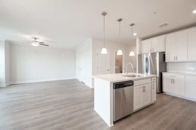 Building Photo - 2022-BUILT BURKITT COMMONS CONDO WALKABLE ...