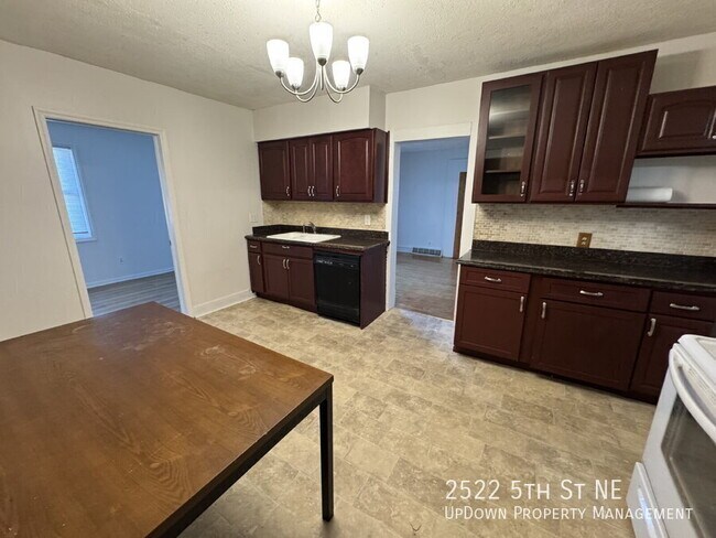 Building Photo - 2522 5th St NE