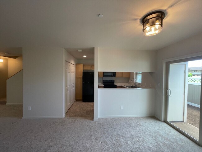 Building Photo - Kahoma Village 3 Bedroom Townhome