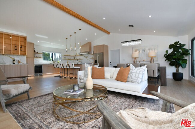 Building Photo - 26065 Farmfield Rd