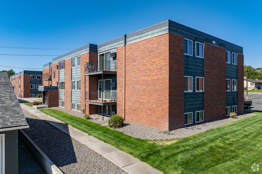 Primary Photo - Colton Heights Apartments