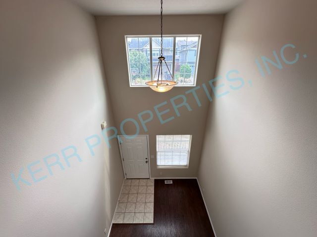Building Photo - Spacious 4-Bed Home with 2.5 Baths in Troutdale – Your Perfect Retreat Awaits!