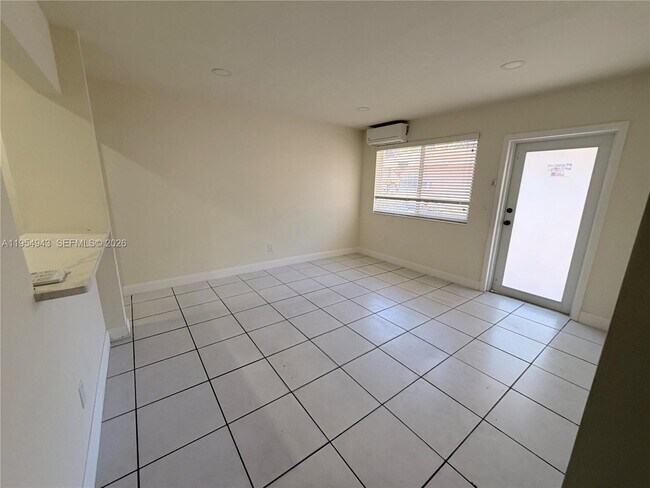 Building Photo - 95-97-97 NE 168th St