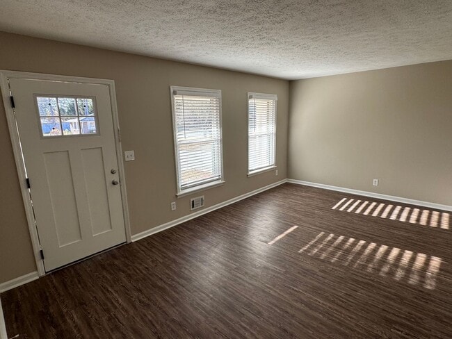 Building Photo - 437 Lockridge Ln