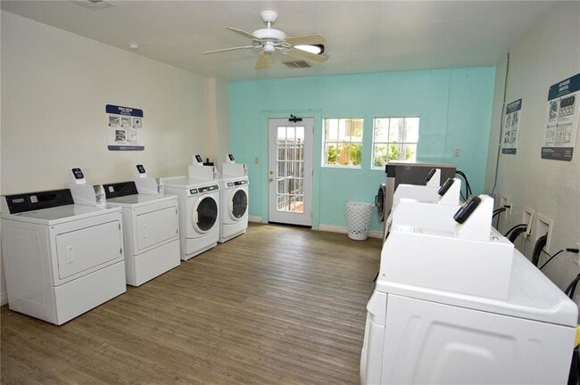 Building Photo - 8722 Mallard Reserve Dr