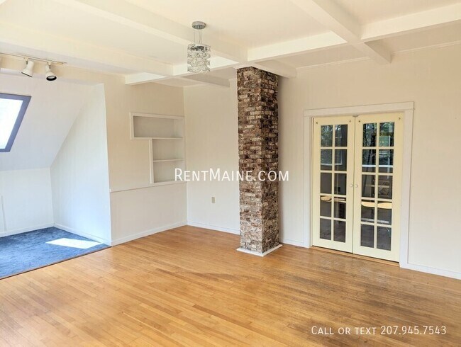 Building Photo - 54 Penobscot St