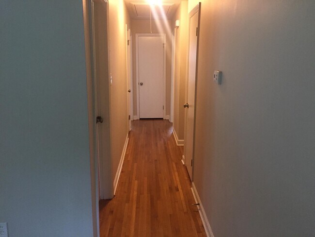 Building Photo - 5433 Dolphin Ln