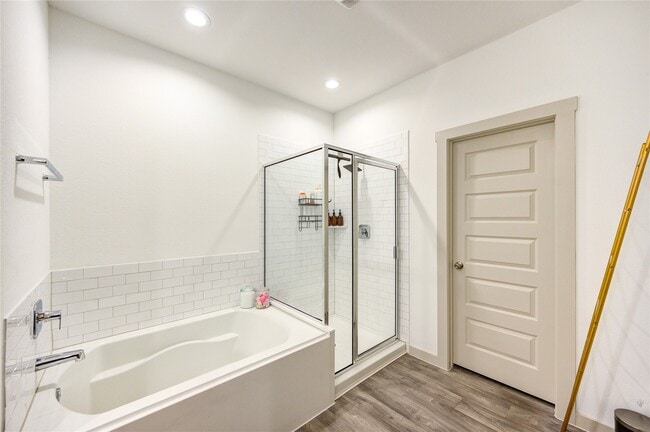 Building Photo - 6846 Dell Vista Drive