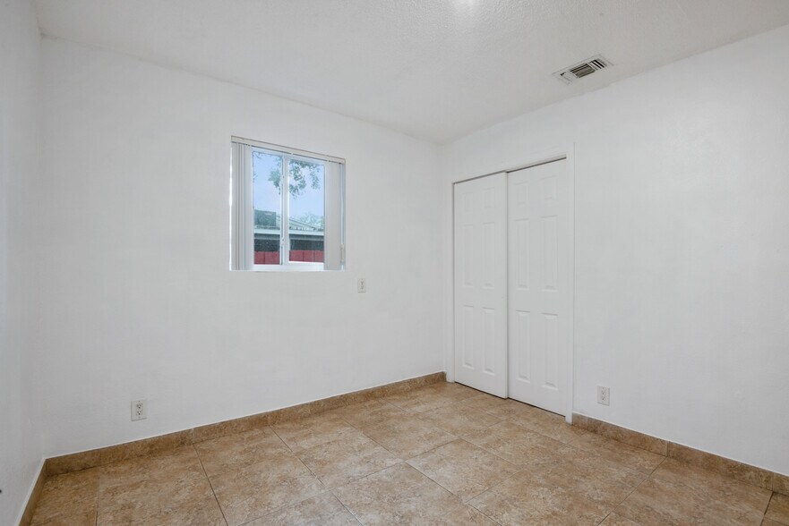 Building Photo - 3101 N 66th Ave