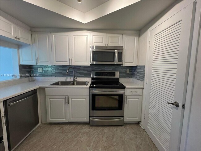 Primary Photo - 721 SE 1st Way