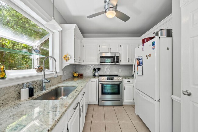 Building Photo - 4006 Kettering Dr