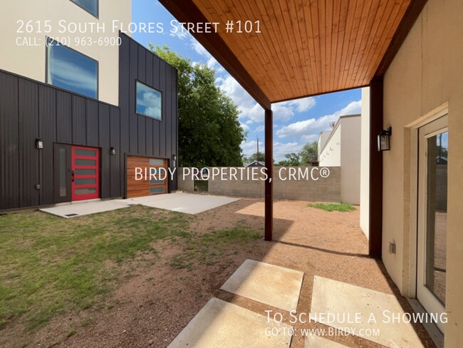 Building Photo - 2615 S Flores St