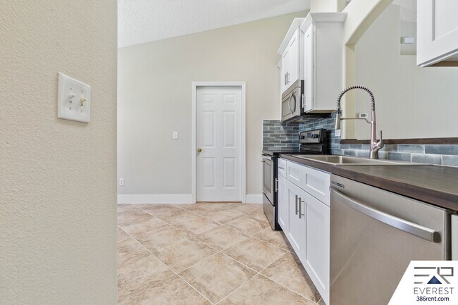 Building Photo - 273 Beachway Dr