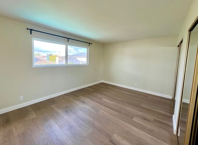 Building Photo - Rare 4 Bedroom pool home available in Cypress