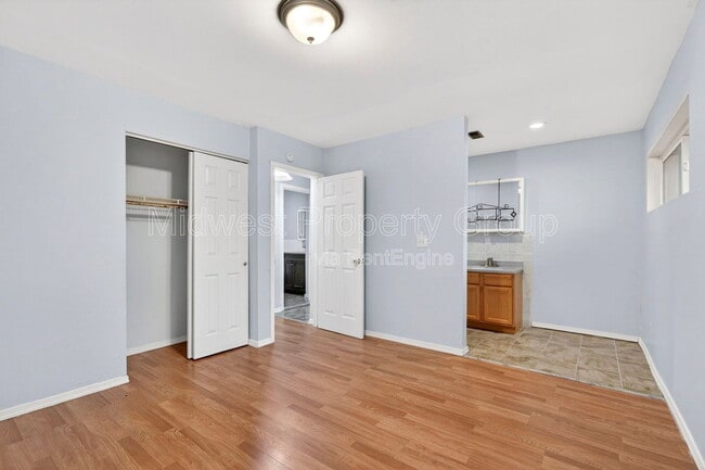 Building Photo - 5520 Holborn Dr