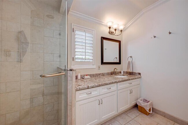 Building Photo - 6329 Del Monte Dr