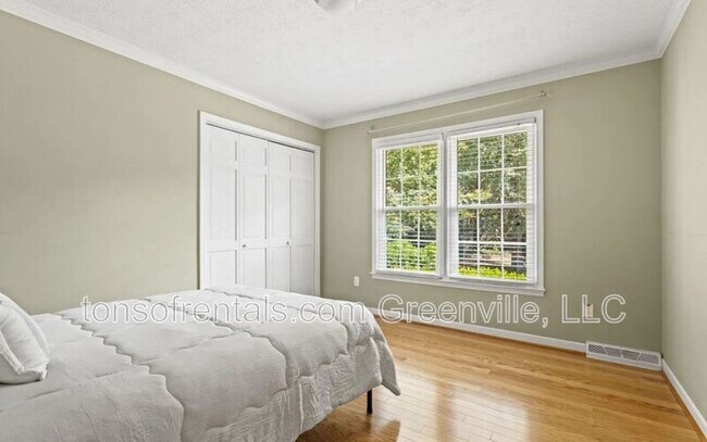 Building Photo - 1016 Old Boiling Springs Rd