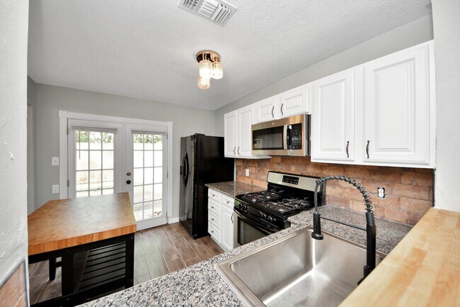 Building Photo - 22303 Acorn Chase Dr