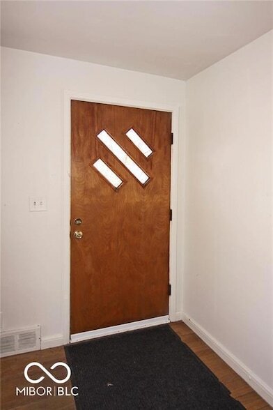 Building Photo - 210 W Sycamore St