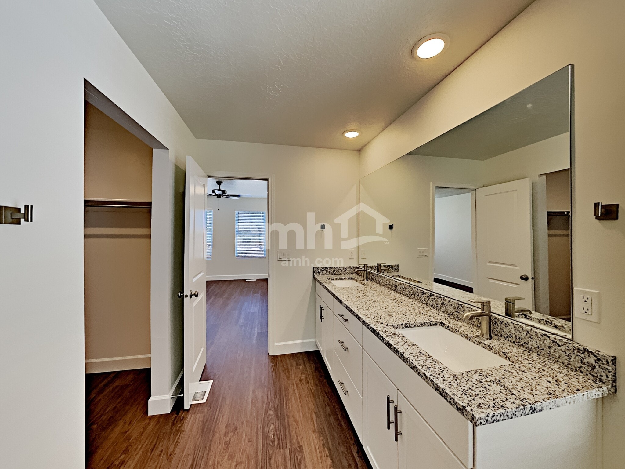 Building Photo - 6113 W Arranmore Dr