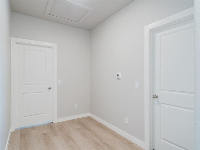 Building Photo - 1803 SW Casuarina Dr